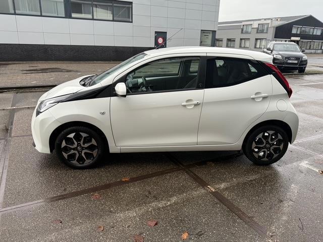 Toyota Aygo 1.0 VVT-i x-play | Camera | Airco | Carplay | LM