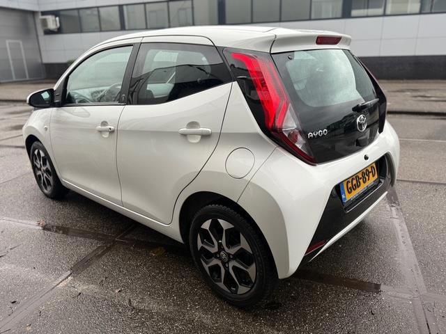 Toyota Aygo 1.0 VVT-i x-play | Camera | Airco | Carplay | LM