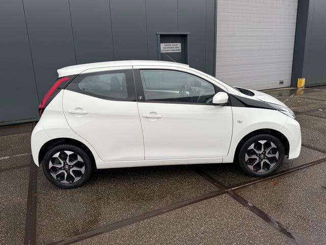 Toyota Aygo 1.0 VVT-i x-play | Camera | Airco | Carplay | LM