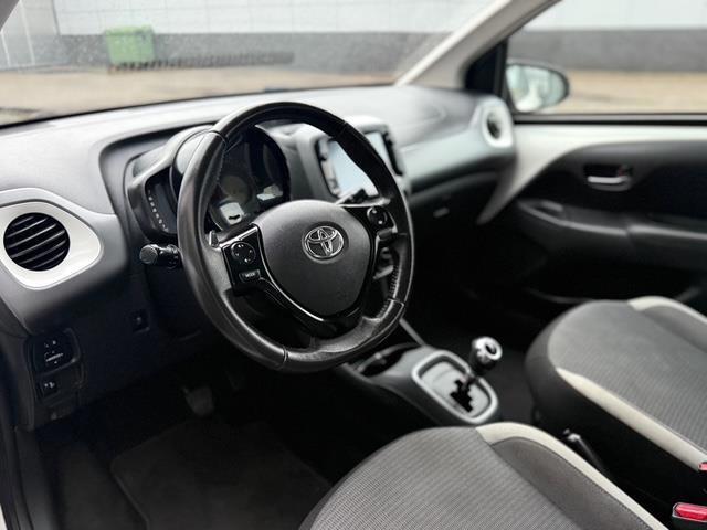 Toyota Aygo 1.0 VVT-i x-play | Camera | Airco | Carplay | LM