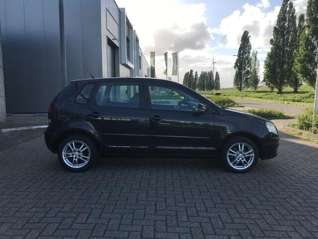 Volkswagen Polo 1.4-16V Trendline