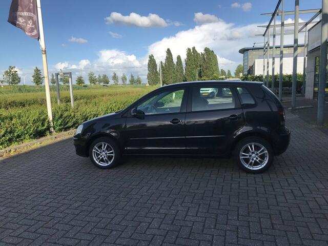 Volkswagen Polo 1.4-16V Trendline