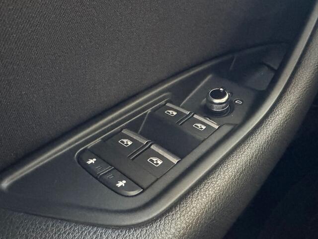 Audi A4 Avant 35 TFSI 2.0 150PK S-TRONIC SPORT EDITION NAVI/PDC/LED