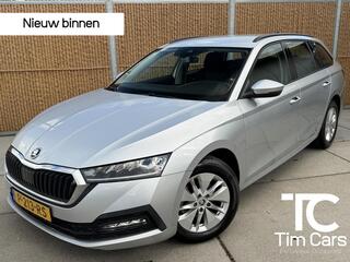 SKODA OCTAVIA Combi 1.0 e-TSI Ambition Automaat | LED verlichting | Climate control | Cruise control | Apple CarPlay/Android Auto | Navigatiesysteem | DAB ontvanger | Digitale cockpit | Parkeersensoren achter