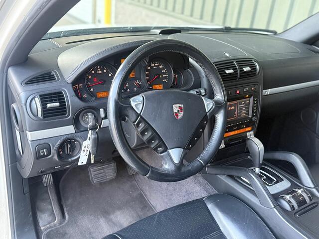 Porsche Cayenne 3.6 / APK / luchtvering