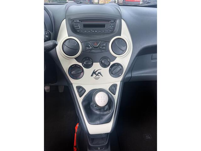 Ford KA Versnellingsbak / e distributieriem / APK
