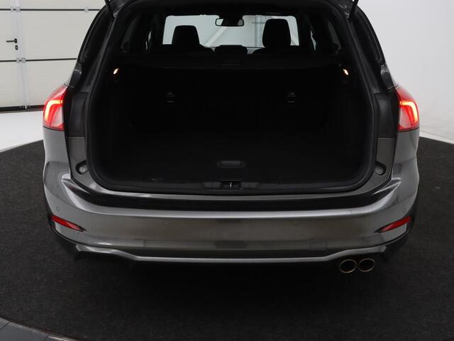 Ford Focus 1.5 EcoBoost ST Line | Stoelverwarming | Adaptive cruise | Camera | Carplay | Stuurverwarming | Navigatie | Full LED | Parkeerhulp | Climate con