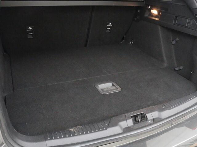 Ford Focus 1.5 EcoBoost ST Line | Stoelverwarming | Adaptive cruise | Camera | Carplay | Stuurverwarming | Navigatie | Full LED | Parkeerhulp | Climate con
