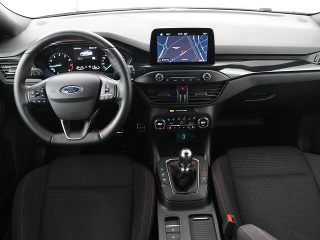 Ford Focus 1.5 EcoBoost ST Line | Stoelverwarming | Adaptive cruise | Camera | Carplay | Stuurverwarming | Navigatie | Full LED | Parkeerhulp | Climate con