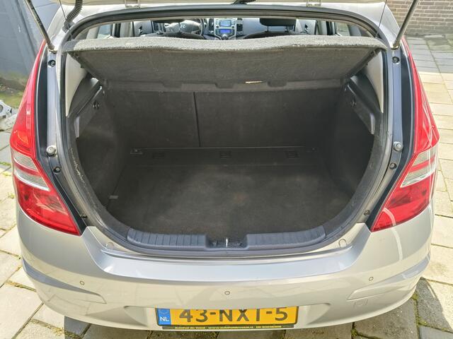 Hyundai I 30 1.6i Dynamic Business nw APK Parkeersensoren Goed onderhouden