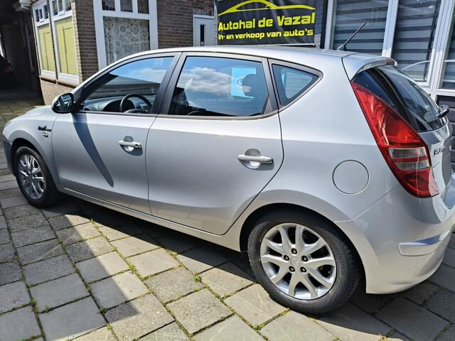 Hyundai I 30 1.6i Dynamic Business nw APK Parkeersensoren Goed onderhouden