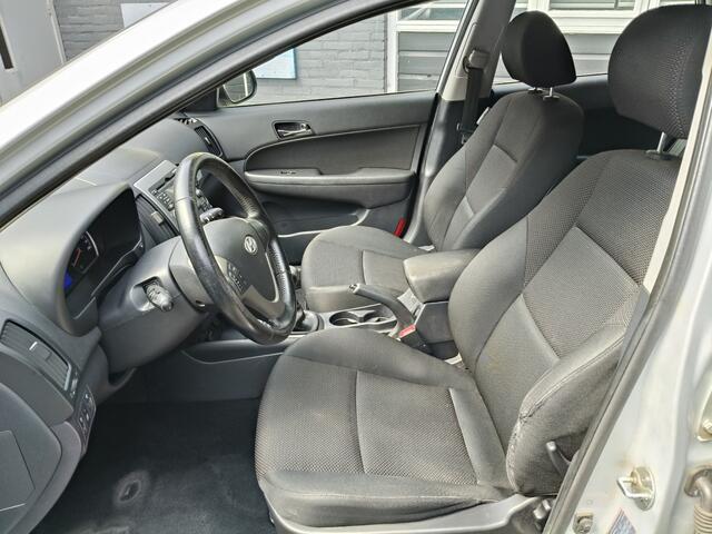 Hyundai I 30 1.6i Dynamic Business nw APK Parkeersensoren Goed onderhouden