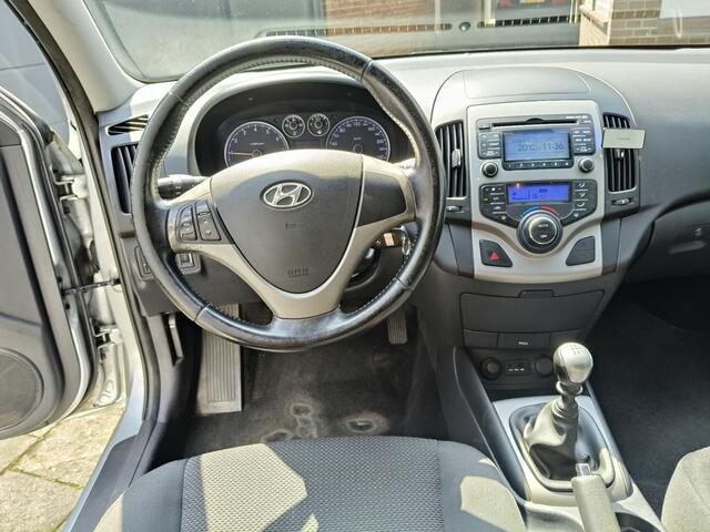 Hyundai I 30 1.6i Dynamic Business nw APK Parkeersensoren Goed onderhouden