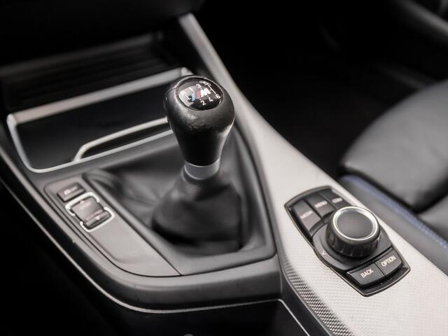 BMW 1-Serie 118i Edition M Sport Shadow High Executive 136 Pk SCHERM, STOELVERWARMING, BLUETOOTH, LM VELGEN, LEDEREN SPORTSTOELEN, E APK, STAAT