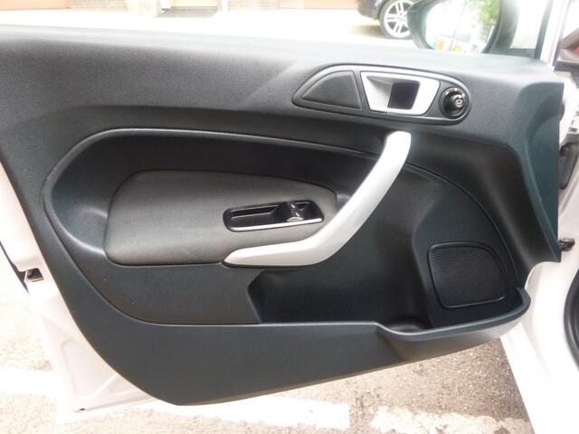 Ford Fiesta 1.25 Titanium,5deurs,AIRCO,etc.TOPSTAAT