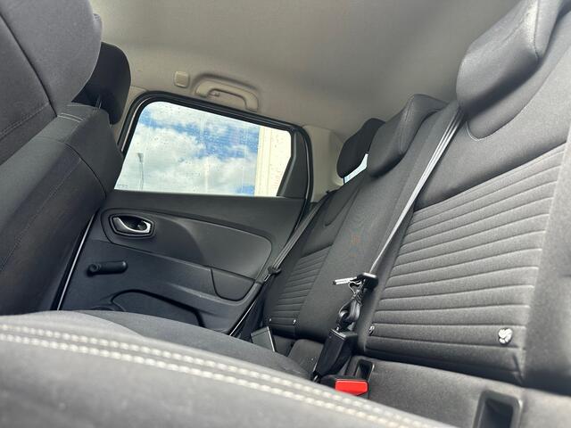 Renault Clio Estate 0.9 TCe Limited / Navi / PDC / DAB / Keyless / Clima / LM