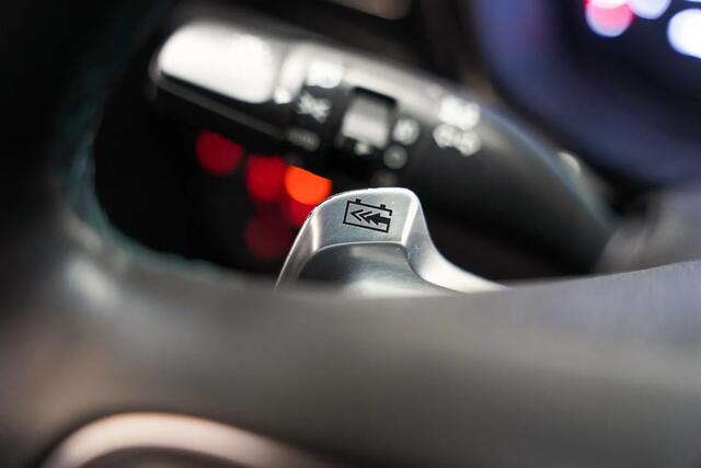 KIA E-Niro ExecutiveLine 64 kWh 3-fase [ Leder JBL Adapt.cruise LED ]