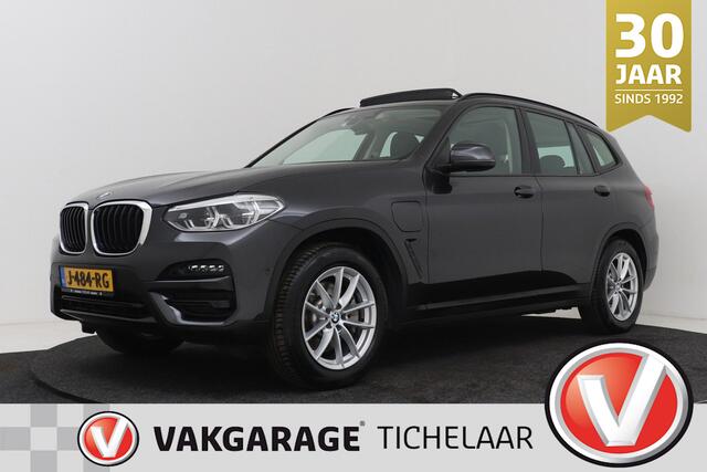 BMW X3 30e eDrive Edition | Uitklap Trekhaak | Panoramadak | CarPlay | Org NL | Sportstoelen | Digital Cockpit | Stoelverwarming |