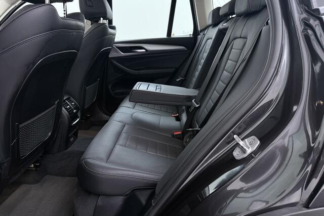 BMW X3 30e eDrive Edition | Uitklap Trekhaak | Panoramadak | CarPlay | Org NL | Sportstoelen | Digital Cockpit | Stoelverwarming |