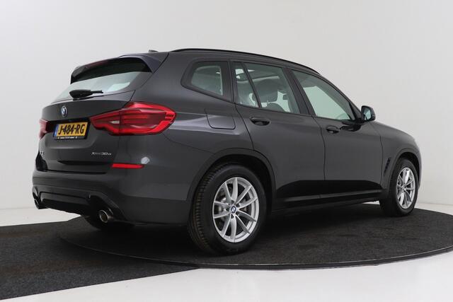 BMW X3 30e eDrive Edition | Uitklap Trekhaak | Panoramadak | CarPlay | Org NL | Sportstoelen | Digital Cockpit | Stoelverwarming |