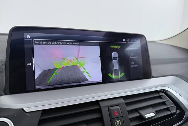 BMW X3 30e eDrive Edition | Uitklap Trekhaak | Panoramadak | CarPlay | Org NL | Sportstoelen | Digital Cockpit | Stoelverwarming |