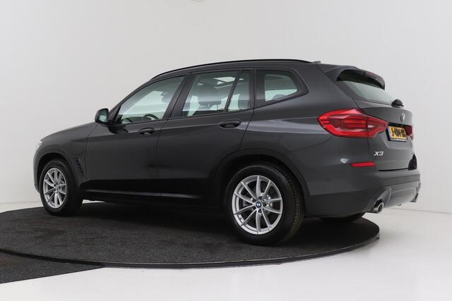 BMW X3 30e eDrive Edition | Uitklap Trekhaak | Panoramadak | CarPlay | Org NL | Sportstoelen | Digital Cockpit | Stoelverwarming |