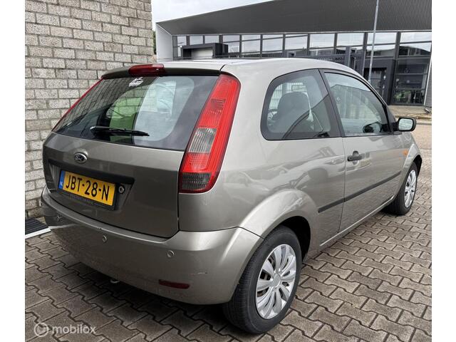 Ford Fiesta 1.4-16V Ambiente / AUTOMAAT / 3DRS / N.A.P