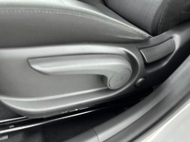 Hyundai Kona 1.6 GDI HEV Fashion | Achteruitrij camera | Cruise control | Head up display | Navigatie |
