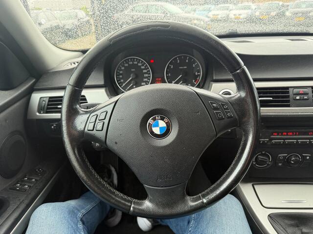 BMW 3-Serie 320i AIRCOAPK6BAKSEDAN