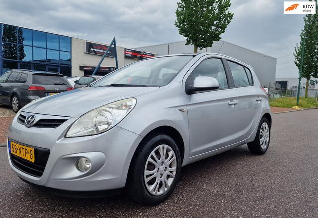 Hyundai I 20 1.4i DynamicVersion AIRCO ELEC.PAKET 2 X SLEUTELS