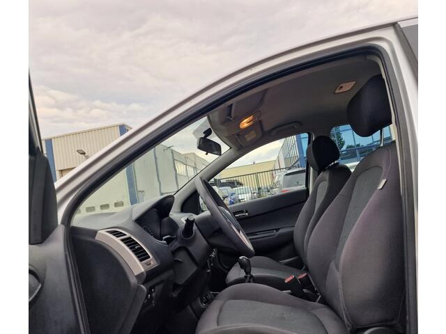 Hyundai I 20 1.4i DynamicVersion AIRCO ELEC.PAKET 2 X SLEUTELS