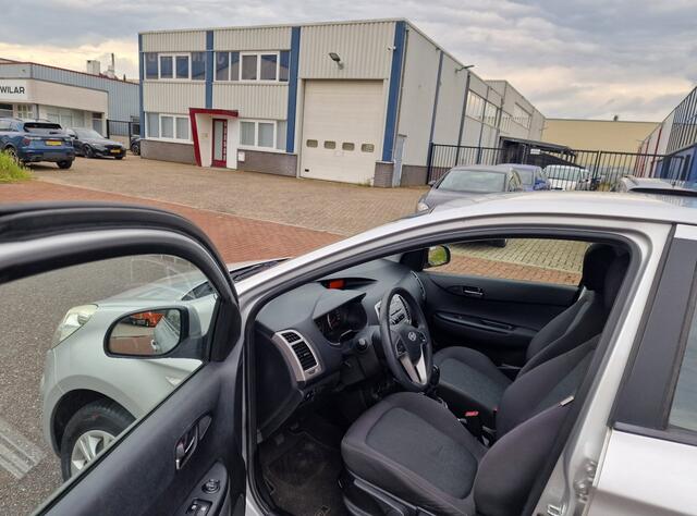 Hyundai I 20 1.4i DynamicVersion AIRCO ELEC.PAKET 2 X SLEUTELS