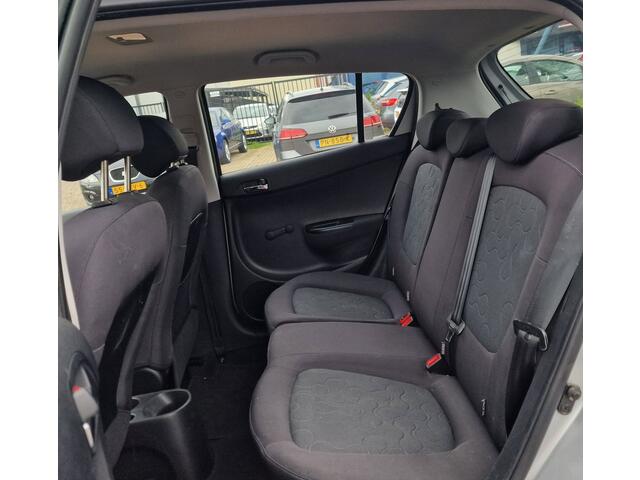 Hyundai I 20 1.4i DynamicVersion AIRCO ELEC.PAKET 2 X SLEUTELS