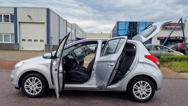 Hyundai I 20 1.4i DynamicVersion AIRCO ELEC.PAKET 2 X SLEUTELS