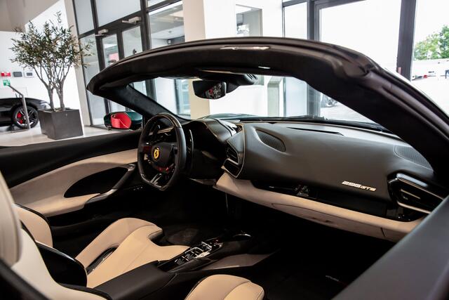 Ferrari 296 GTS ~Ferrari Munsterhuis~