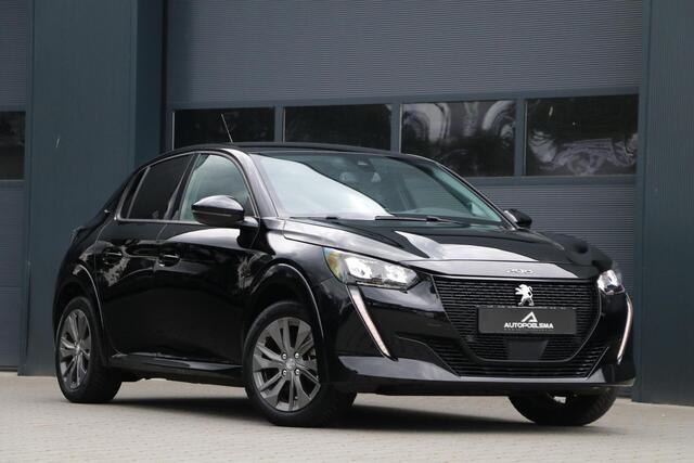 Peugeot E-208 EV Allure Pack 50 kWh AppleCarplay 3 Fase Camera PrivacyGlass Pdc Lmv 35000KM BJ2021