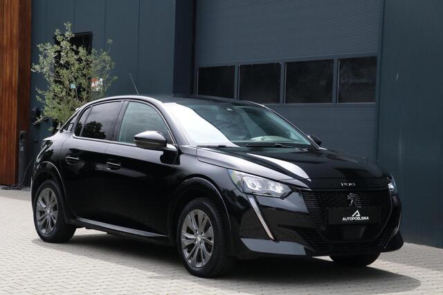 Peugeot E-208 EV Allure Pack 50 kWh AppleCarplay 3 Fase Camera PrivacyGlass Pdc Lmv 35000KM BJ2021