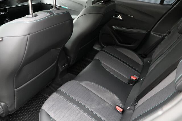 Peugeot E-208 EV Allure Pack 50 kWh AppleCarplay 3 Fase Camera PrivacyGlass Pdc Lmv 35000KM BJ2021