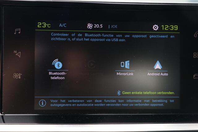 Peugeot E-208 EV Allure Pack 50 kWh AppleCarplay 3 Fase Camera PrivacyGlass Pdc Lmv 35000KM BJ2021