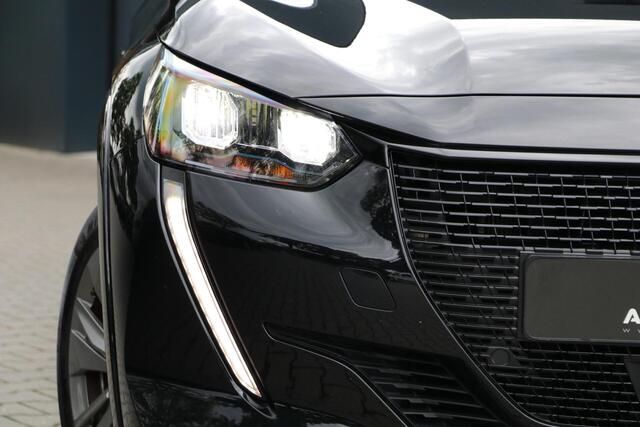 Peugeot E-208 EV Allure Pack 50 kWh AppleCarplay 3 Fase Camera PrivacyGlass Pdc Lmv 35000KM BJ2021