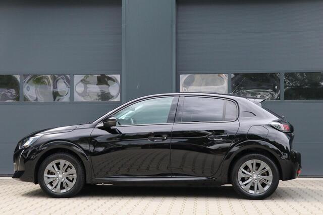 Peugeot E-208 EV Allure Pack 50 kWh AppleCarplay 3 Fase Camera PrivacyGlass Pdc Lmv 35000KM BJ2021