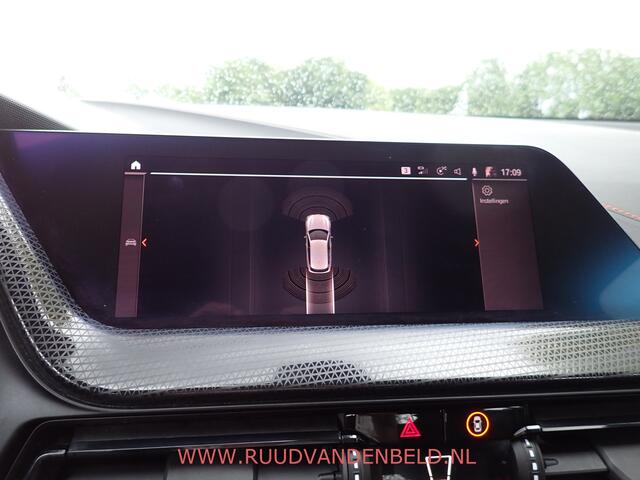 BMW 1-Serie 118i SPORTLINE / CRUISE / STOELVERWARMING / SPORTSTOEL / 17''