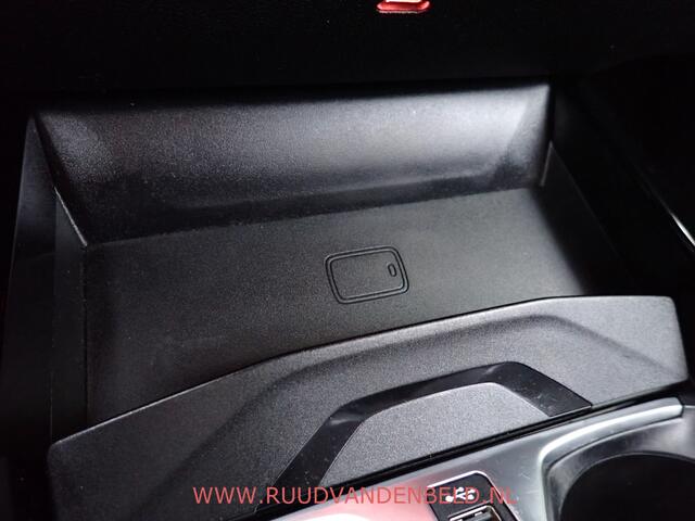 BMW 1-Serie 118i SPORTLINE / CRUISE / STOELVERWARMING / SPORTSTOEL / 17''