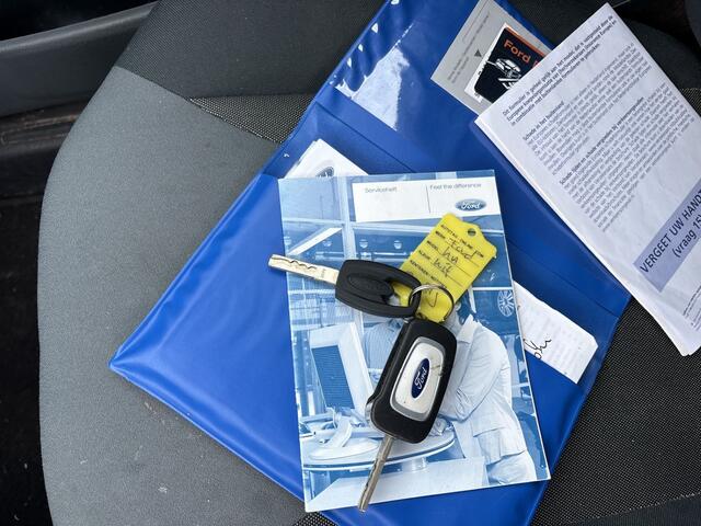 Ford KA 1.2 Titanium AIRCO