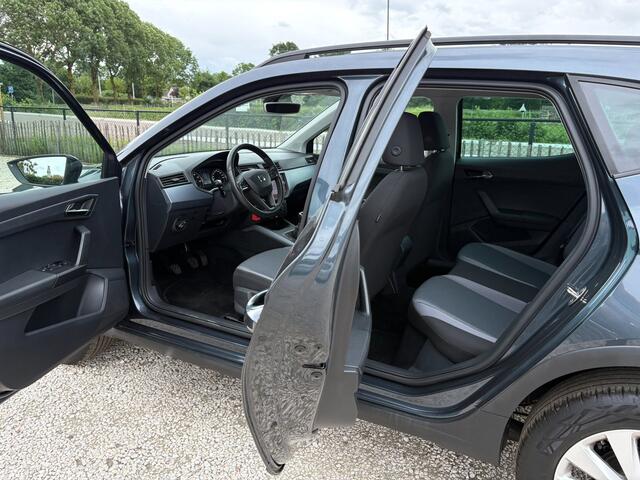 Seat Arona 1.0 TSI Style Business Intense Camera, trekhaak