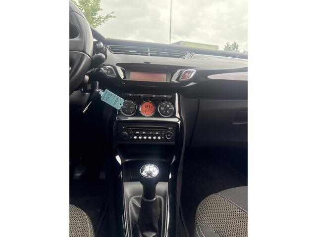 Citroen C3 1.6 e-HDi Selection Pano|Sensor|Clima|Lage km