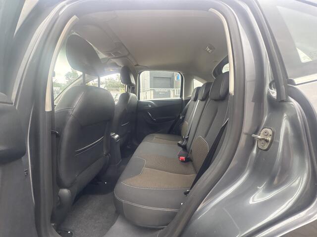 Citroen C3 1.6 e-HDi Selection Pano|Sensor|Clima|Lage km