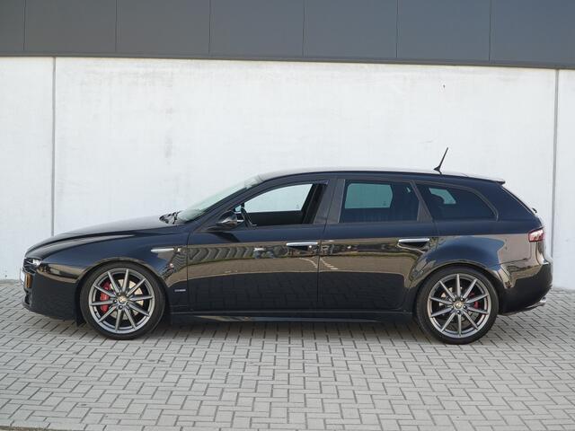 Alfa Romeo 159 Sportwagon 1.750 TBI Turbo 200 PK TI | Leder | Bose | Xenon | Cruise | 19