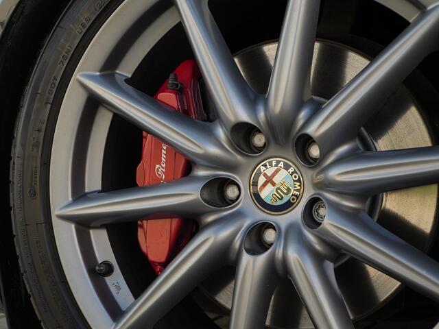 Alfa Romeo 159 Sportwagon 1.750 TBI Turbo 200 PK TI | Leder | Bose | Xenon | Cruise | 19
