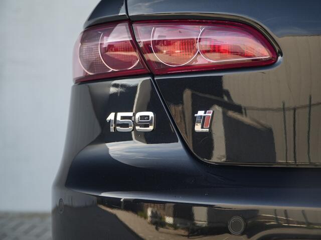 Alfa Romeo 159 Sportwagon 1.750 TBI Turbo 200 PK TI | Leder | Bose | Xenon | Cruise | 19